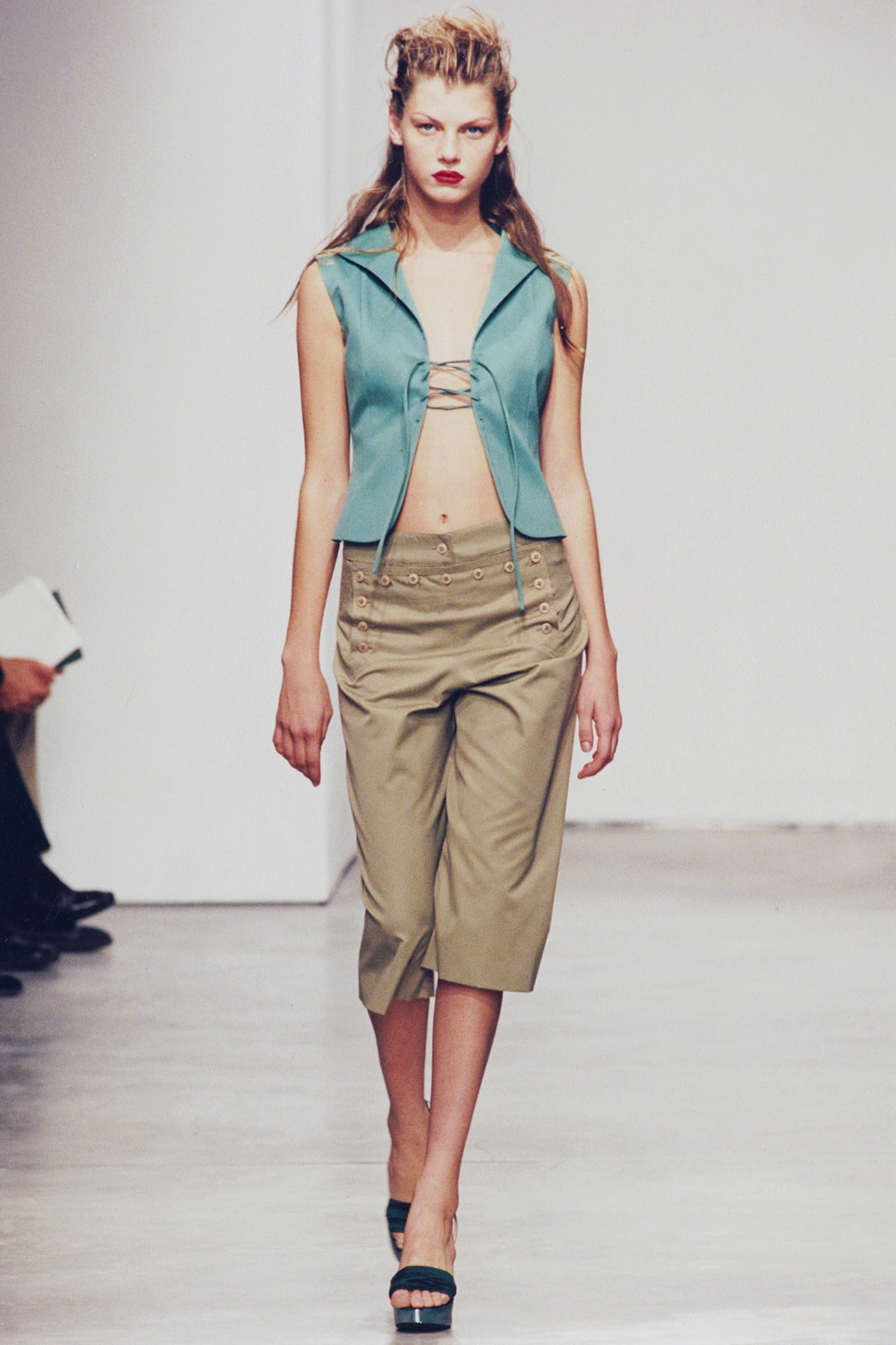 100+ Cutest Spring and Summer Outfits for Women 46 The 90s inspired look 100+ Cutest Spring and Summer Outfits for Women - 45