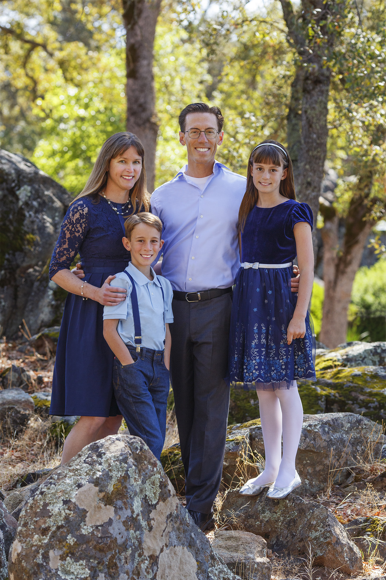 70+ Best Chosen Family Photo Outfit Ideas in Summer 6 blue outfit. 70+ Best Chosen Family Photo Outfit Ideas in Summer - 6