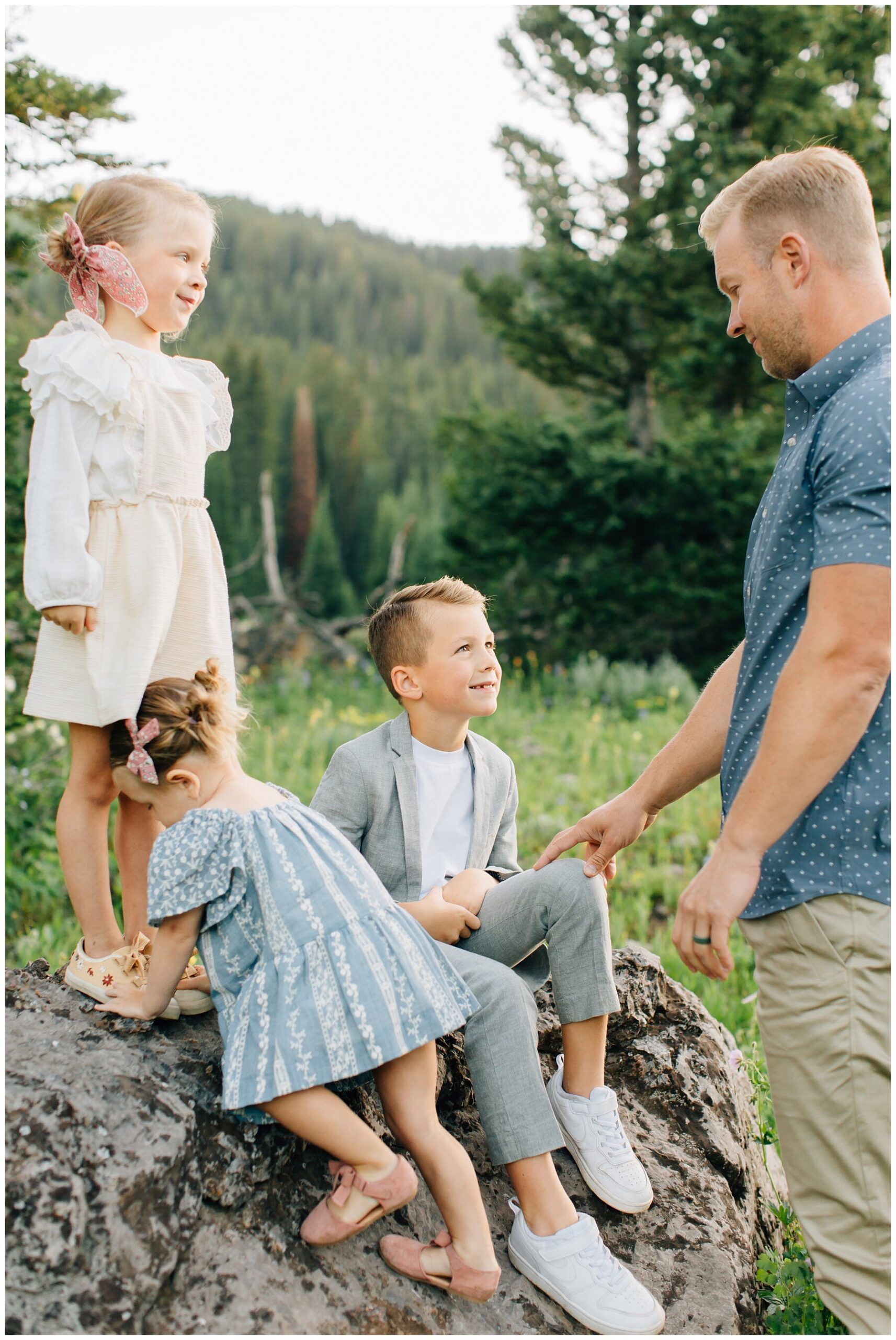 blue outfits 70+ Best Chosen Family Photo Outfit Ideas in Summer - 5