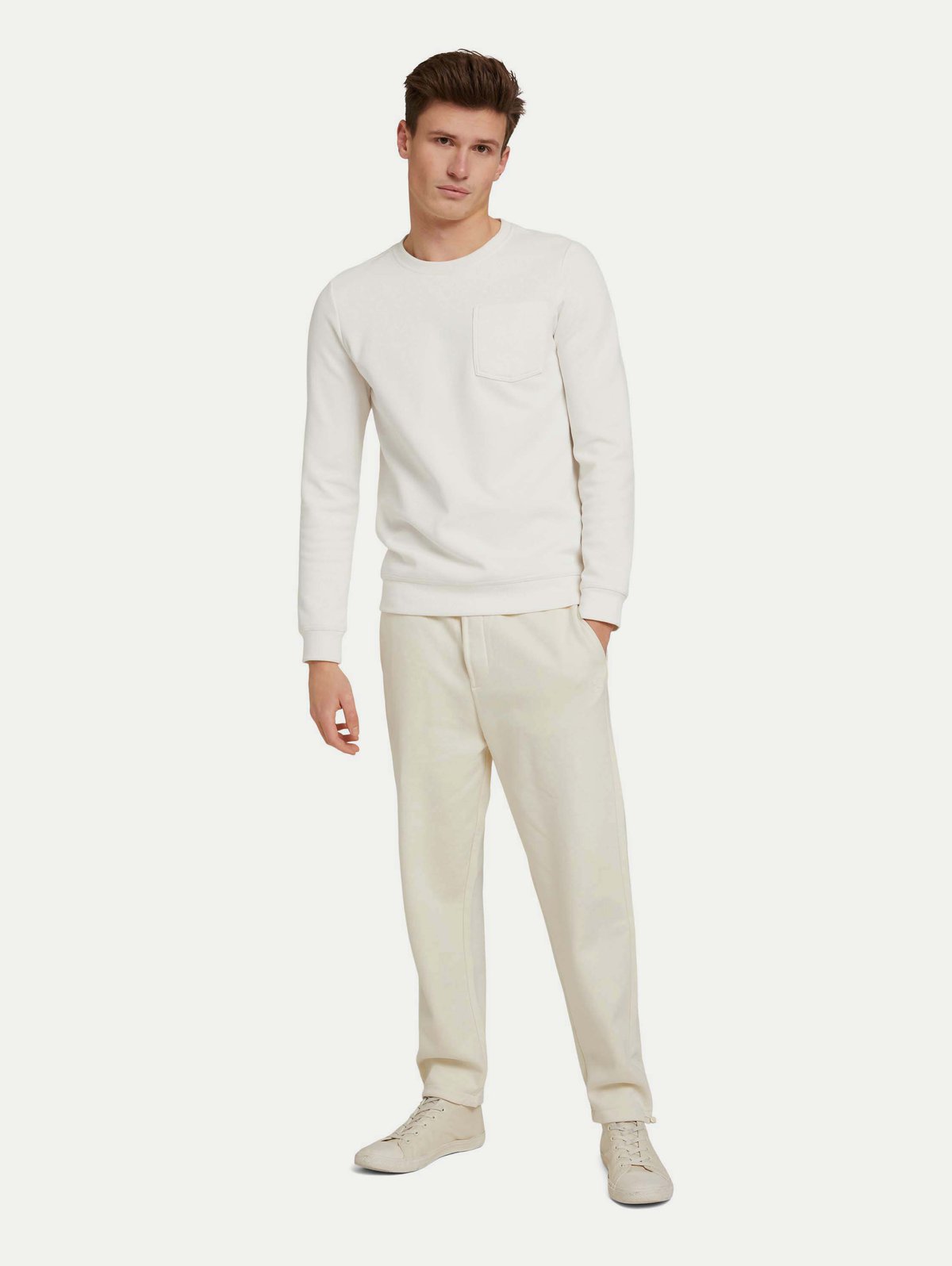 65+ Best Spring & Summer Men's Outfit Ideas 9 bright trousers. 65+ Best Spring & Summer Men's Outfit Ideas - 8