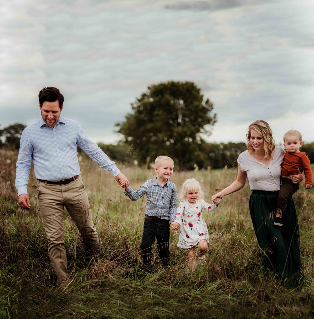 70+ Best Chosen Family Photo Outfit Ideas in Summer 13 casual ensembles 1 70+ Best Chosen Family Photo Outfit Ideas in Summer - 13