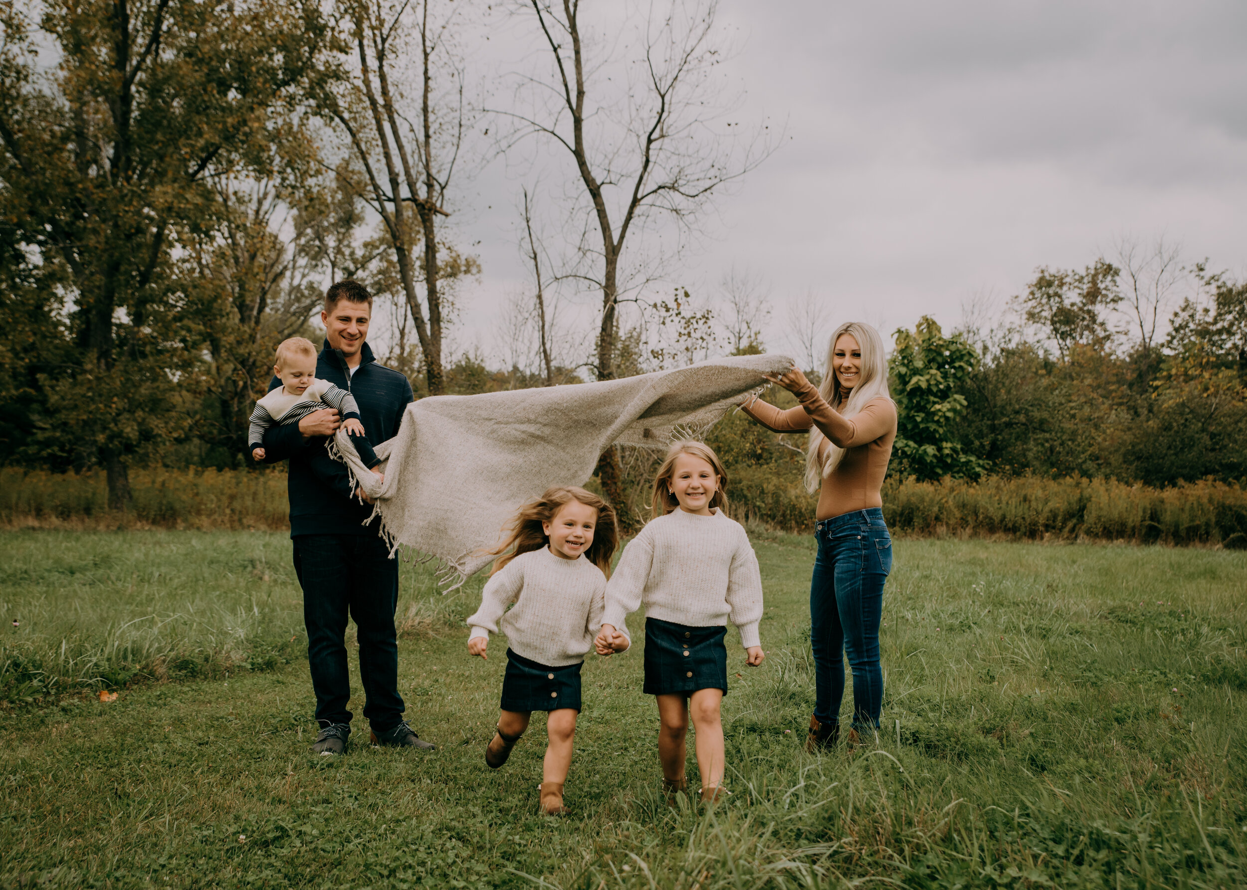 70+ Best Chosen Family Photo Outfit Ideas in Summer 19 casual ensembles 2 70+ Best Chosen Family Photo Outfit Ideas in Summer - 19