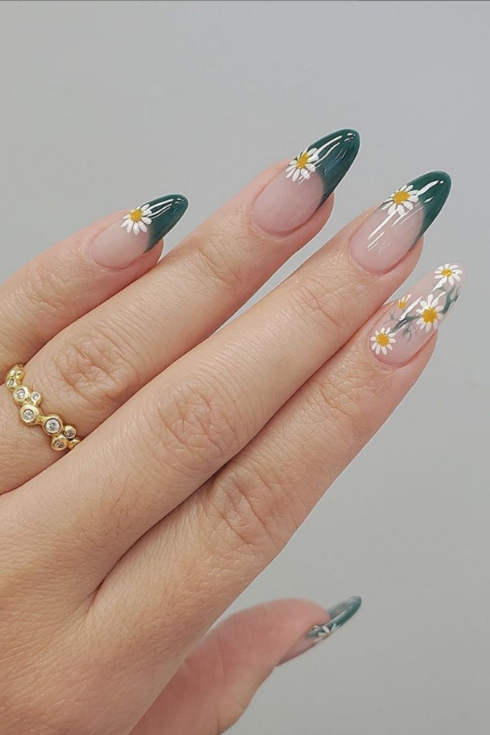 Top 80+ Easiest Spring Nail Designs 3 daisy tips Top 80+ Easiest Spring Nail Designs - 2