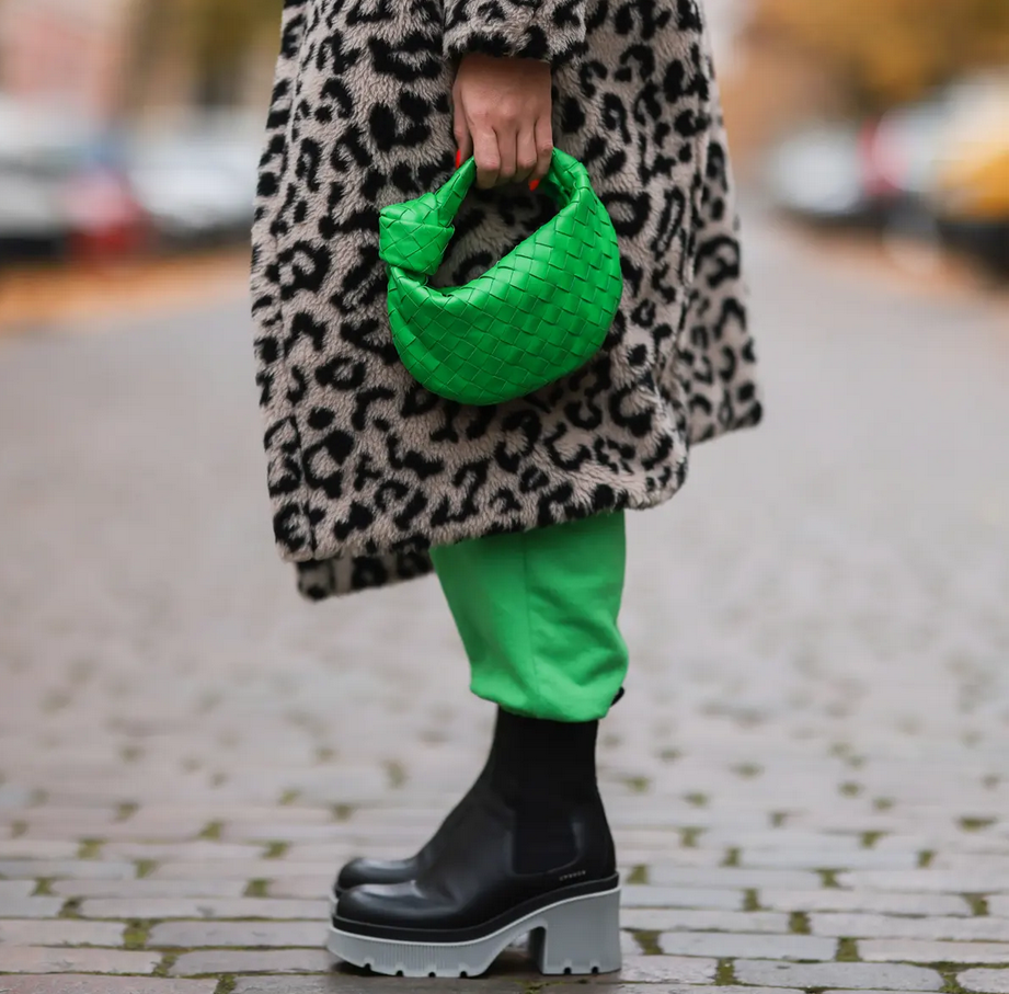 70+ Hottest Spring Fashion Trends for Women 54 grass gree. 70+ Hottest Spring Fashion Trends for Women - 52