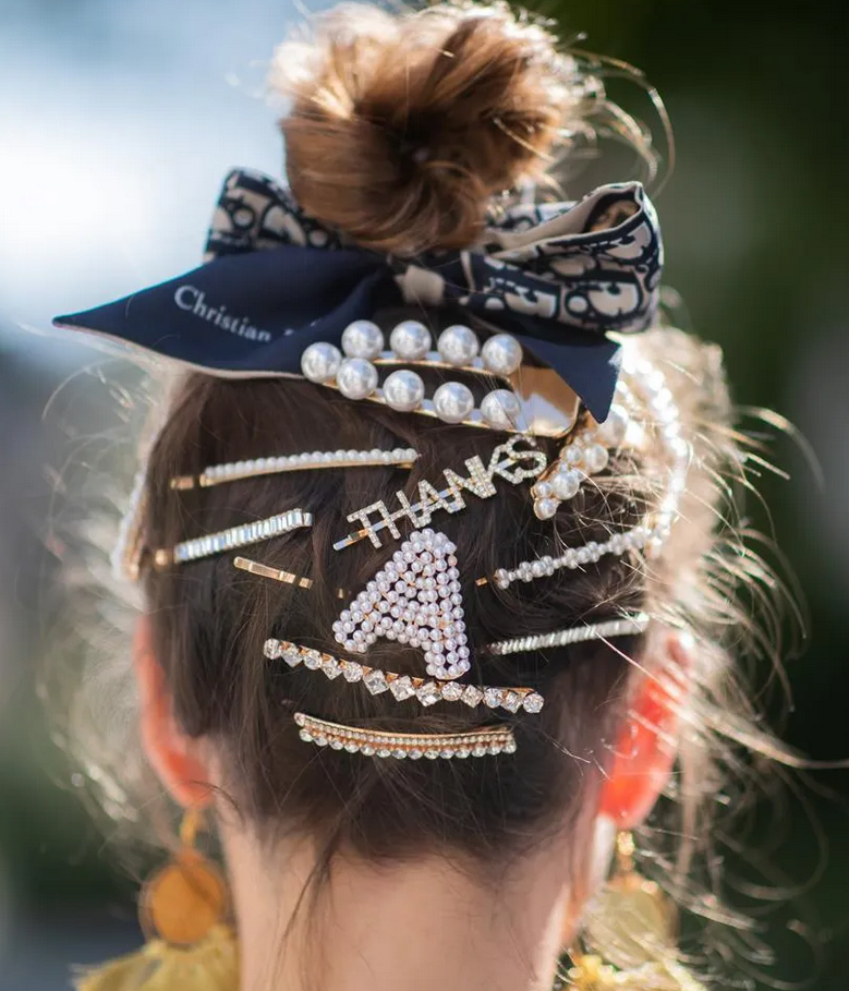 70+ Hottest Spring Fashion Trends for Women 23 pearly accessory 2 70+ Hottest Spring Fashion Trends for Women - 21