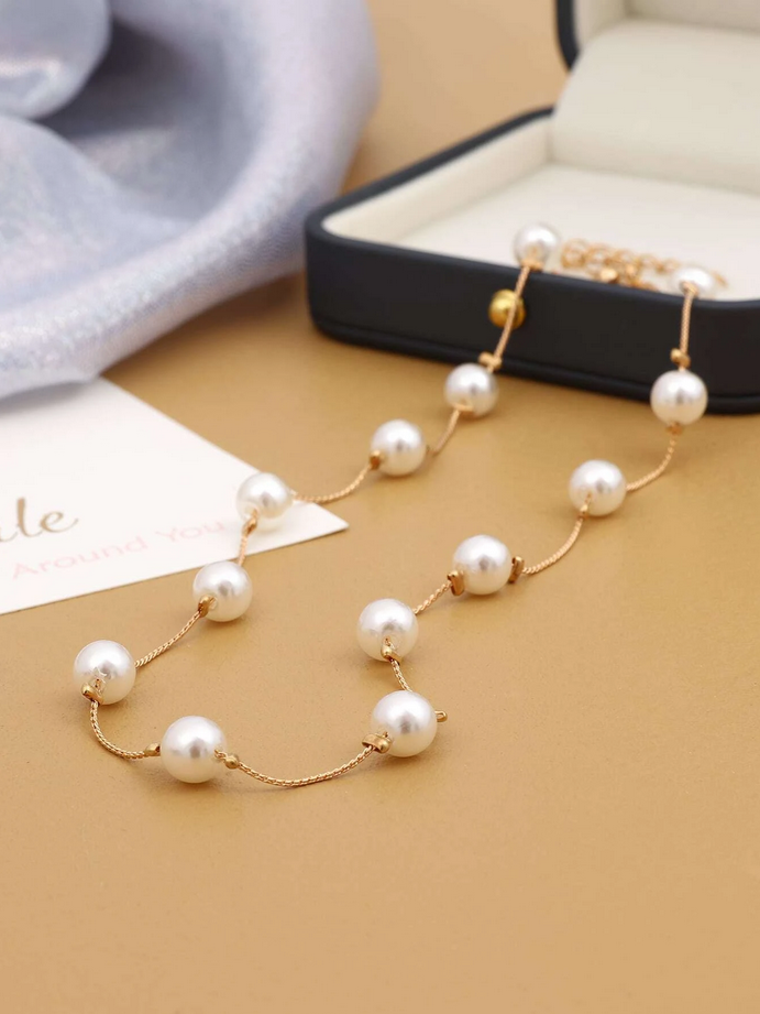 pearly-accessory.-1 70+ Hottest Spring Fashion Trends for Women in 2022