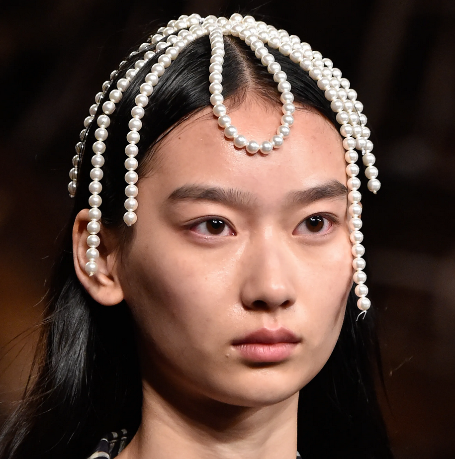pearly accessory. 70+ Hottest Spring Fashion Trends for Women - 19