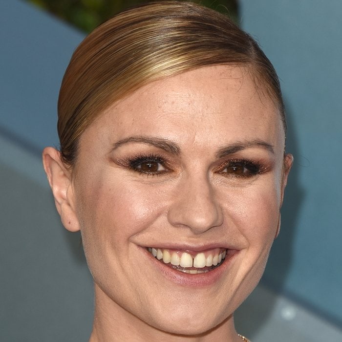 Anna Paquin Top 10 Celebrities with a Gummy Smile - 3