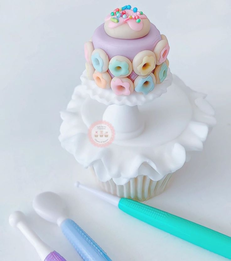 Lady Berry Cupcakes. 1 Top 10 Best Online Cake Decorating Classes - 55