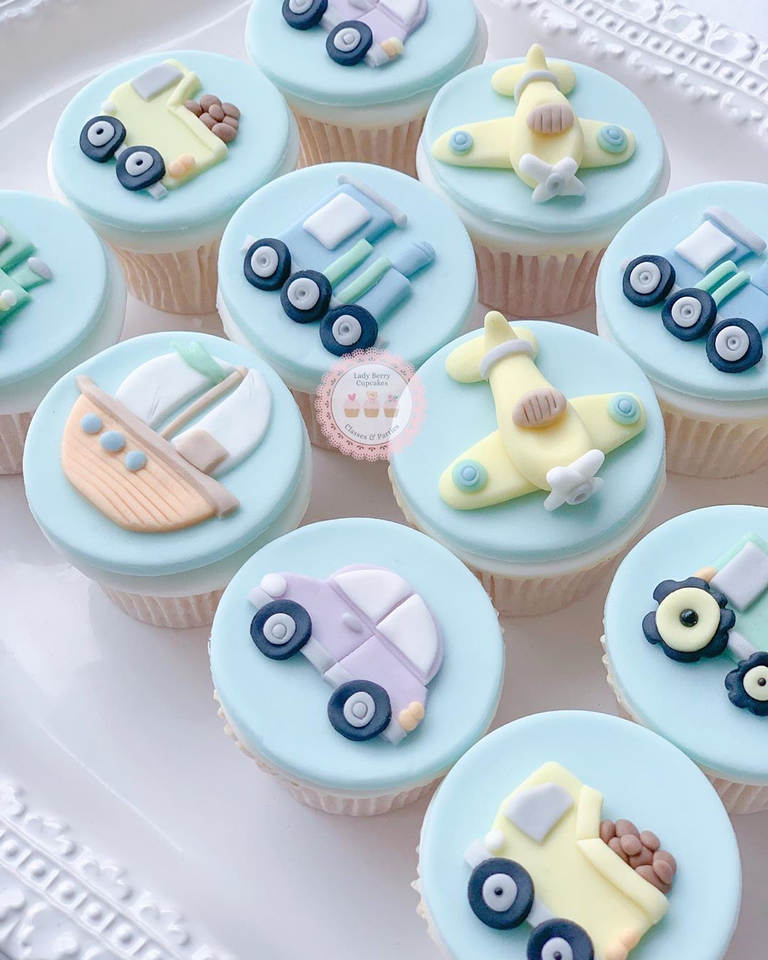 Lady Berry Cupcakes. Top 10 Best Online Cake Decorating Classes - 52