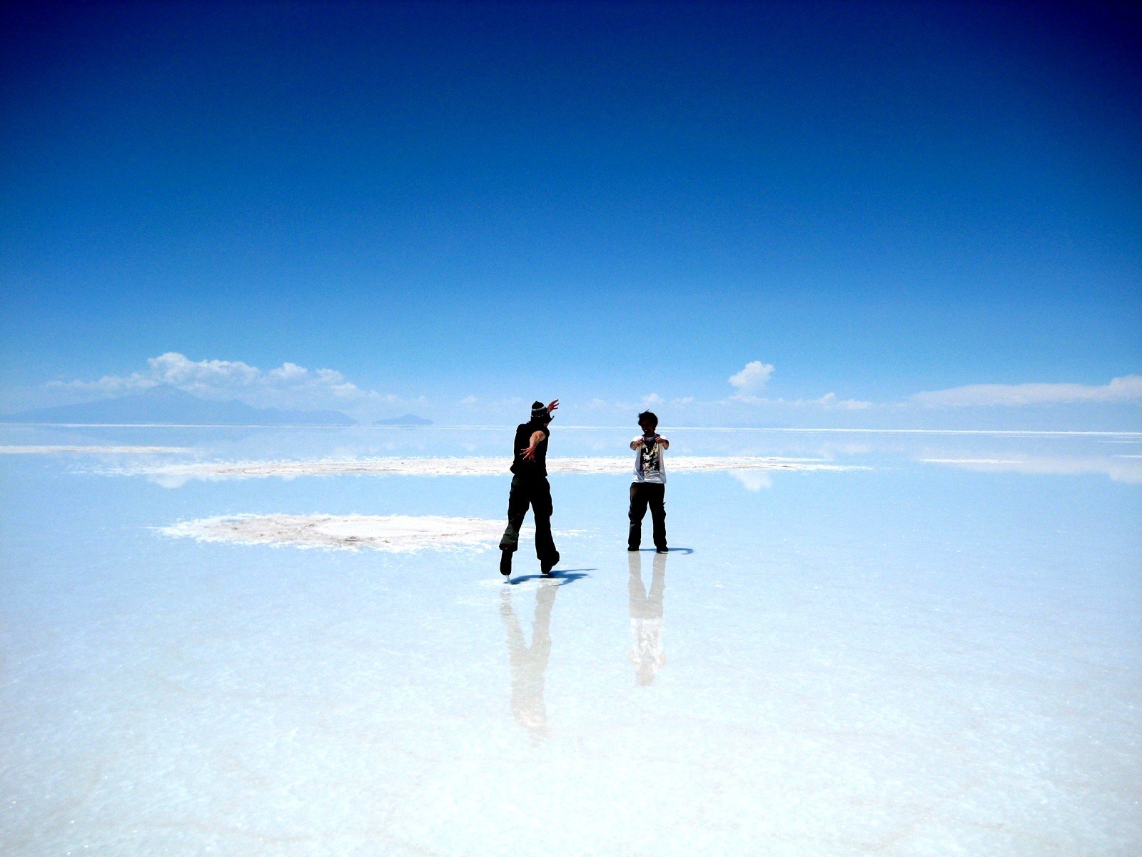 Top 10 Most Beautiful Places in the World to Visit 6 Salar de Uyuni Bolivia Top 10 Most Beautiful Places in the World to Visit - 3