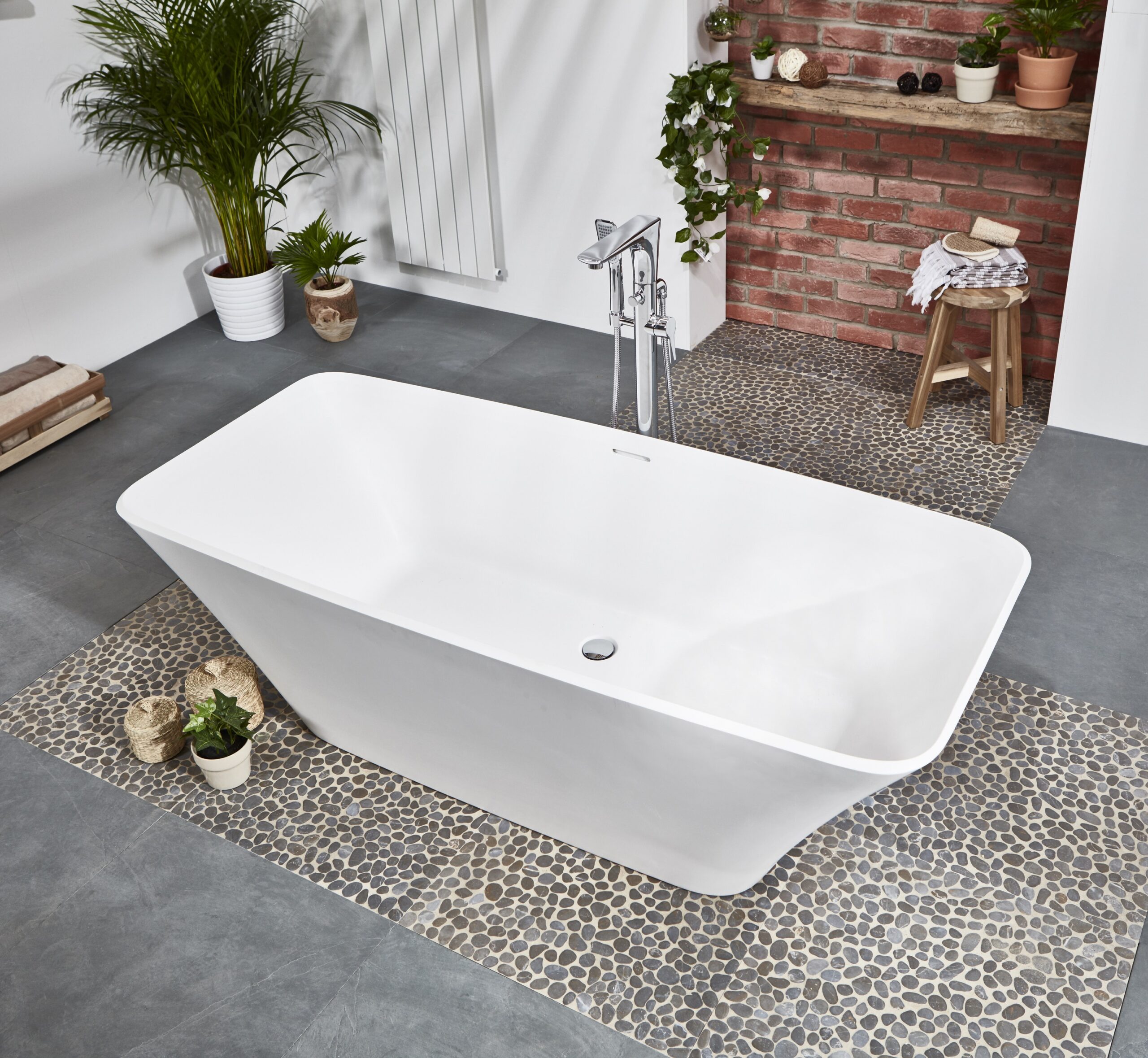 Stone-resin-scaled A Comparison of Different Bath Materials: Which is Best?