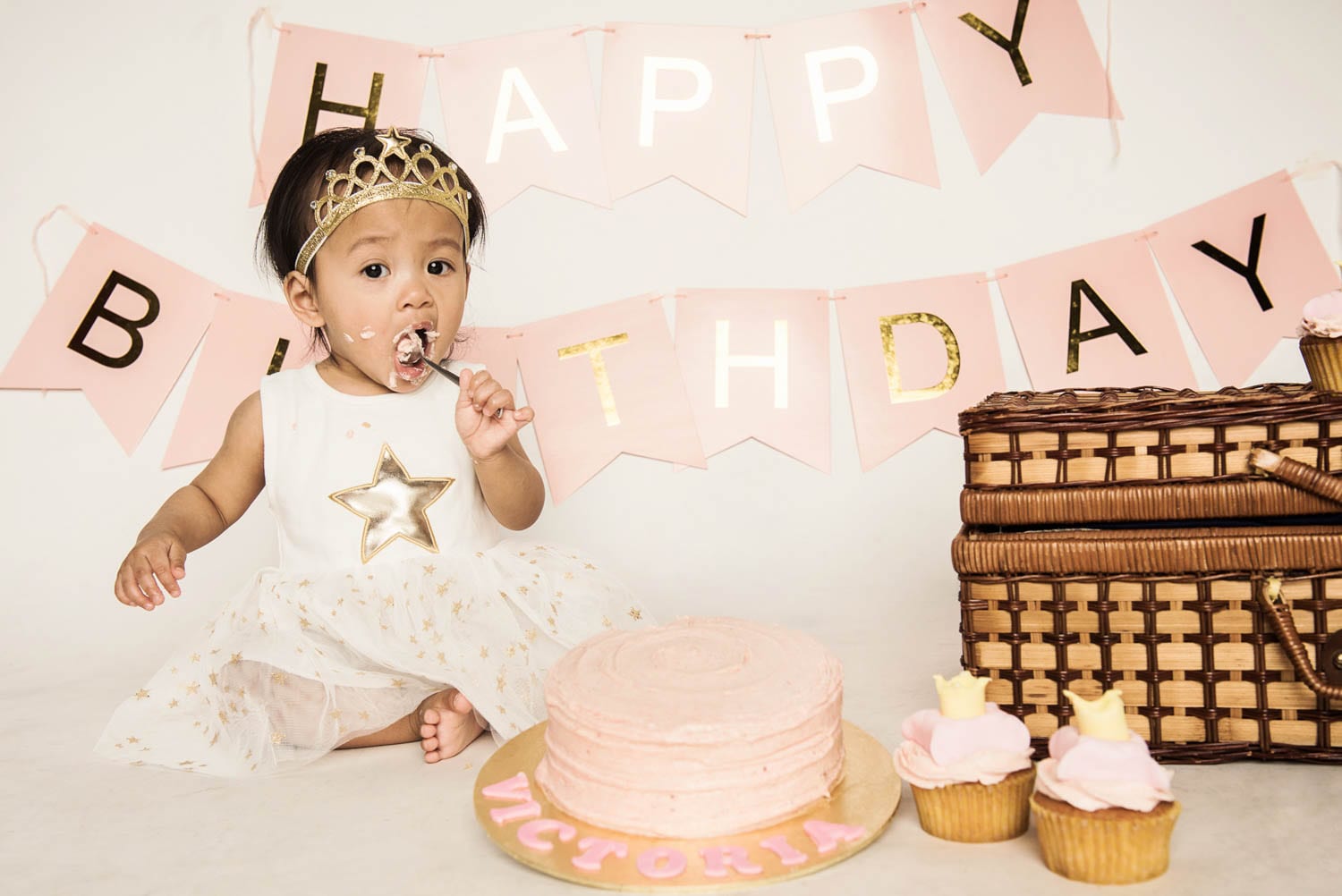 White Room Studio. 1 Top 10 Best Cake Smash Photographers in the World - 5