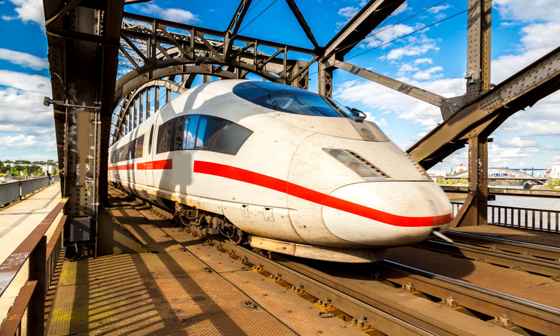 Deutsche-Bahn-to-travel-from-Paris-to-Amsterdam Traveling from Paris to Amsterdam by Train