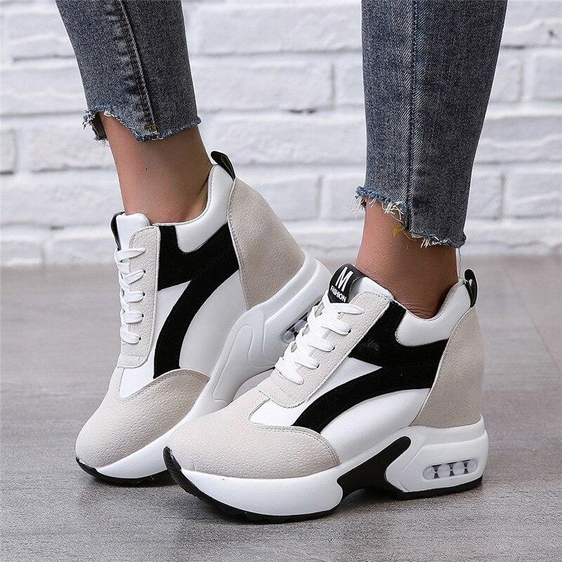 TOP 10 Tips to Choose The Right Trendy Sneakers For You 5 Platform sneakers TOP 10 Tips to Choose The Right Trendy Sneakers For You - 1