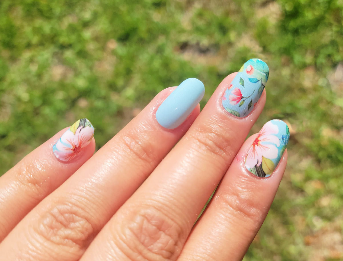 Floral Nails. Hottest 70+ Spring Nail Colors - 18