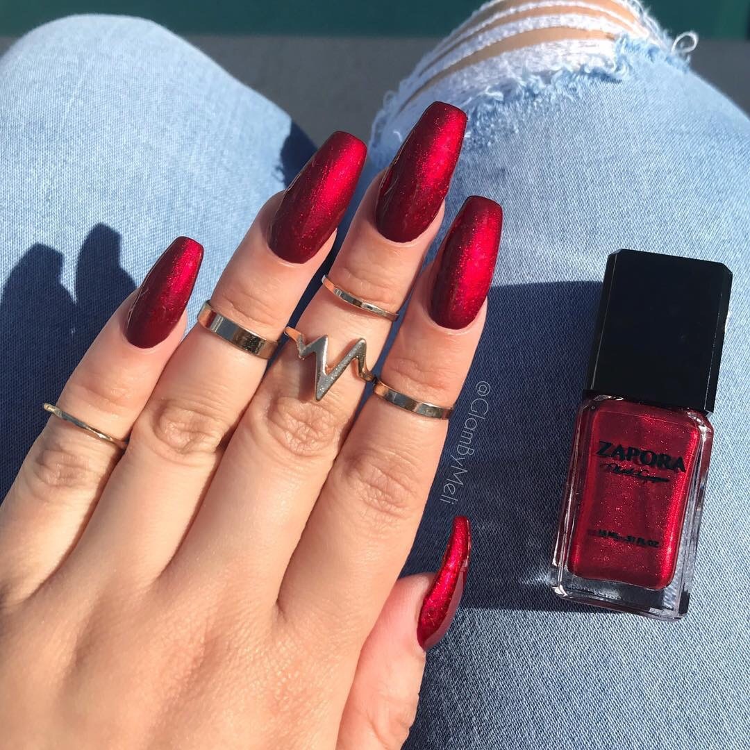 red nails.. Hottest 70+ Spring Nail Colors - 28