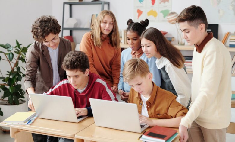 Classroom Collaboration: Strategies for Encouraging Peer-to-Peer Learning 1 peer-to-peer learning