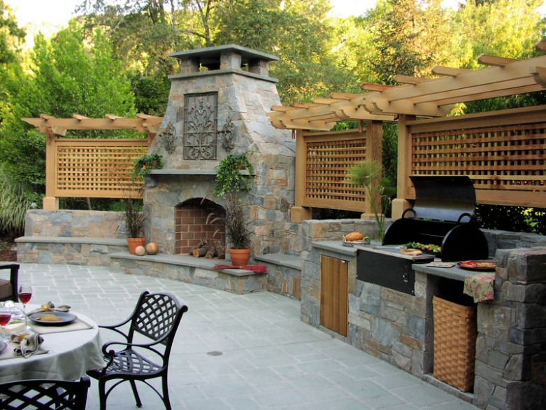 Top 10 Outdoor Living Spaces for Unforgettable Family Moments 7 Outdoor Kitchen Top 10 Outdoor Living Spaces for Unforgettable Family Moments - 3