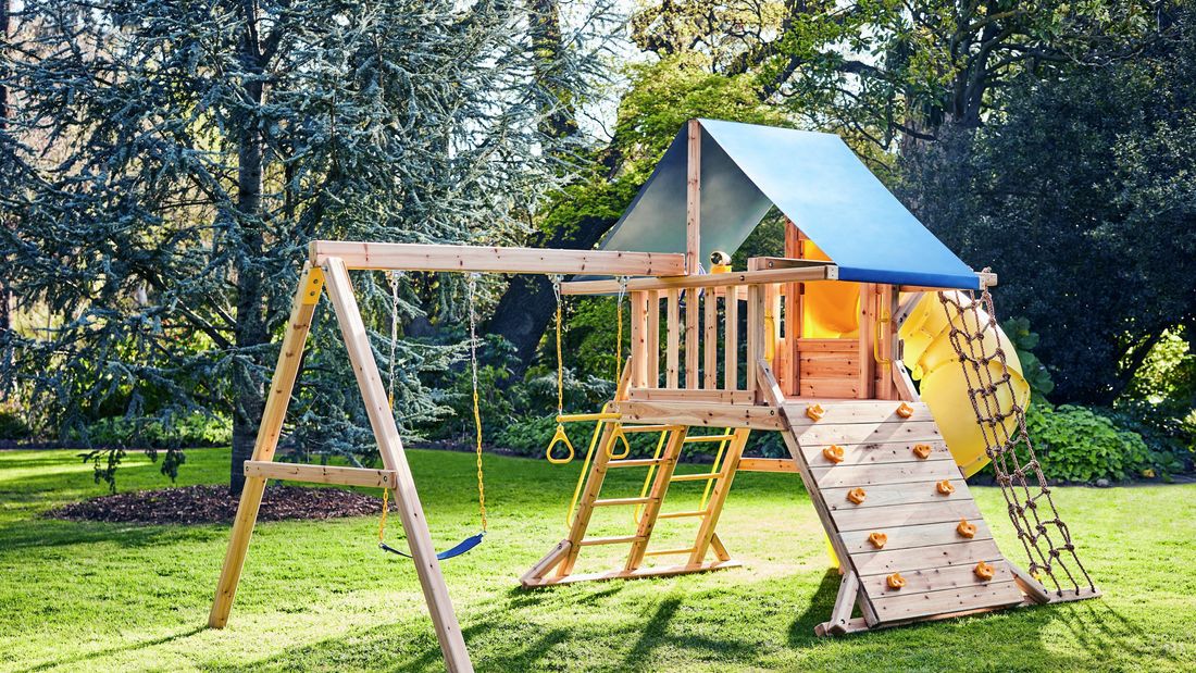 Top 10 Outdoor Living Spaces for Unforgettable Family Moments 9 Playground Top 10 Outdoor Living Spaces for Unforgettable Family Moments - 5