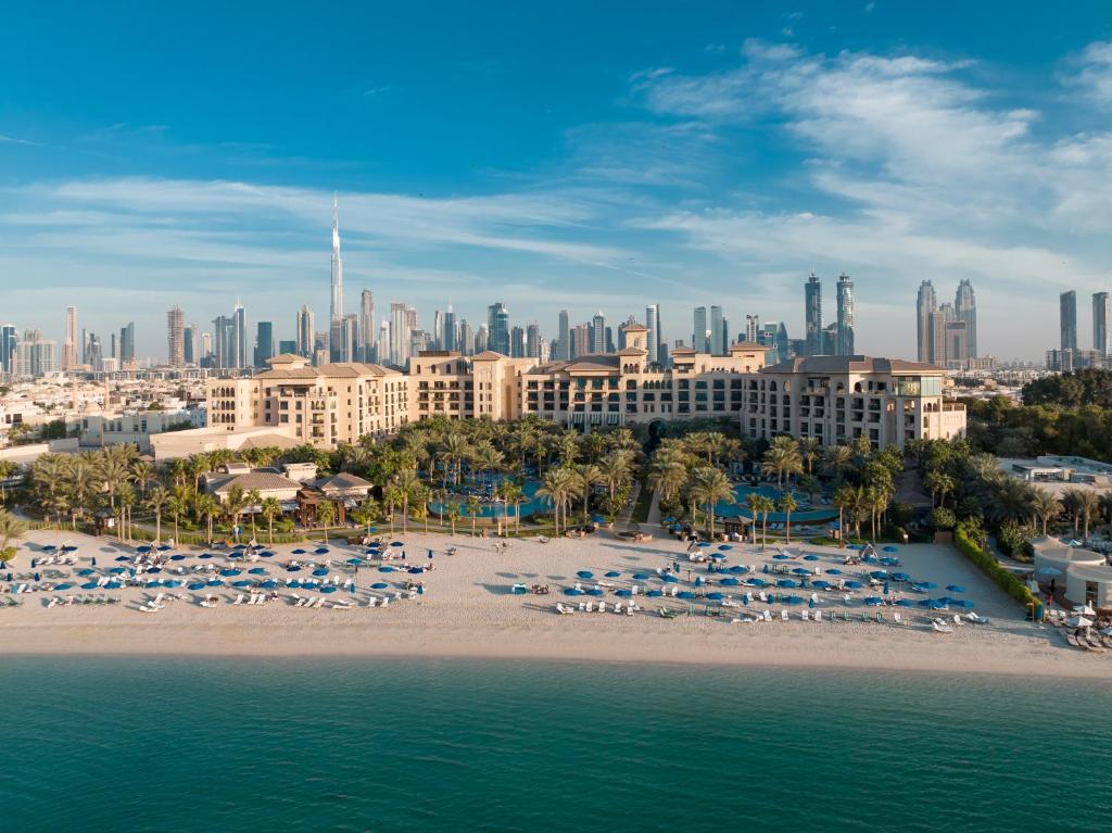 Four Seasons Resort Dubai at Jumeirah Beach Discovering the Epitome of Luxury: Unveiling Dubai's Most Luxurious Villas - 14