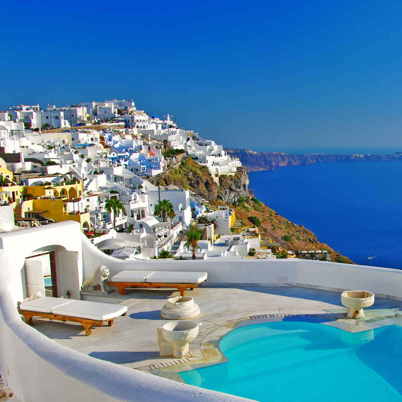 Santorini An Ultimate Guide to The Best Honeymoon Destinations - 4