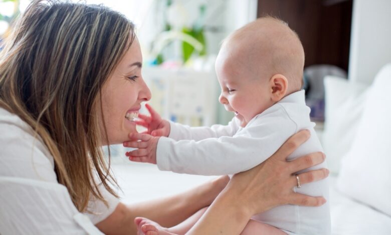 single parent 75 Most Important Motherhood Facts and Statistics - motherhood world 1