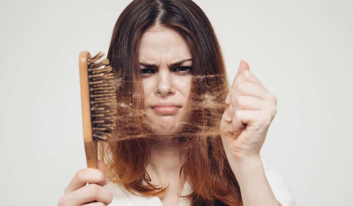 Top 7 Causes of Hair Loss: Symptoms and Causes of Alopecia 2 hair loss Top 7 Causes of Hair Loss: Symptoms and Causes of Alopecia - 2