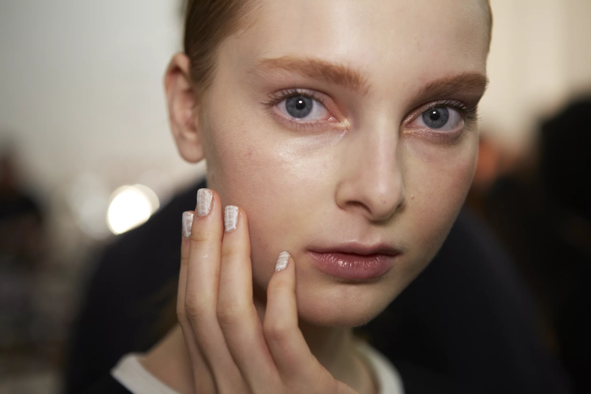 Top 10 Beauty Trends 2025 : New York fashion week Spring 2025 5 soft brow Top 10 Beauty Trends 2025 : New York fashion week Spring 2025 - 5