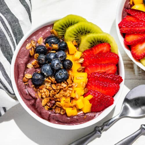 "7 Must-Try Desserts from Around the World: The Best Sweet Treats" 9 Acai Bowl "7 Must-Try Desserts from Around the World: The Best Sweet Treats" - 9