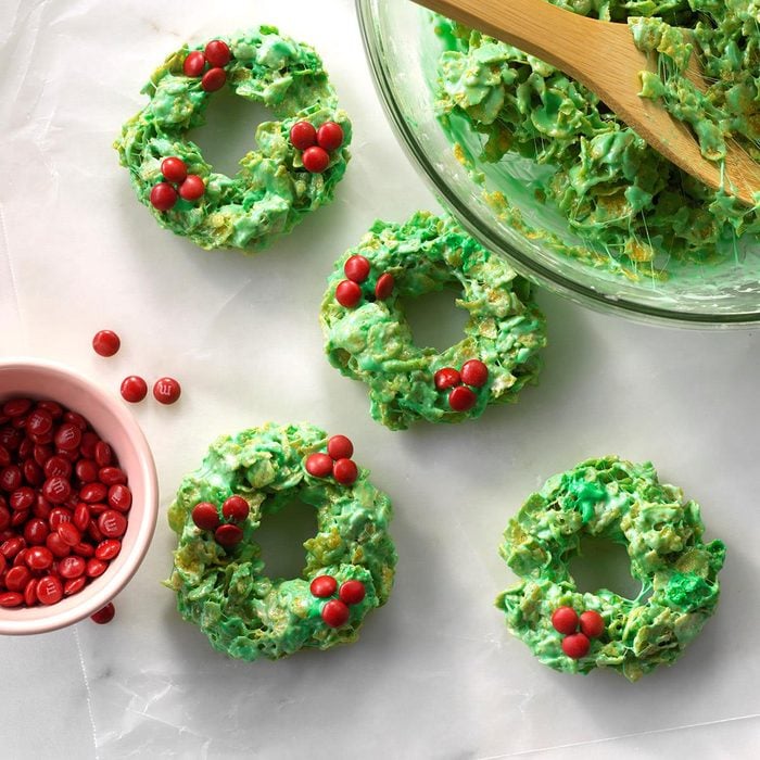 Best Christmas Snack Recipes for Easy Holiday Celebrations 4 No Bake Snacks for Stress Free Prep Best Christmas Snack Recipes for Easy Holiday Celebrations - 4