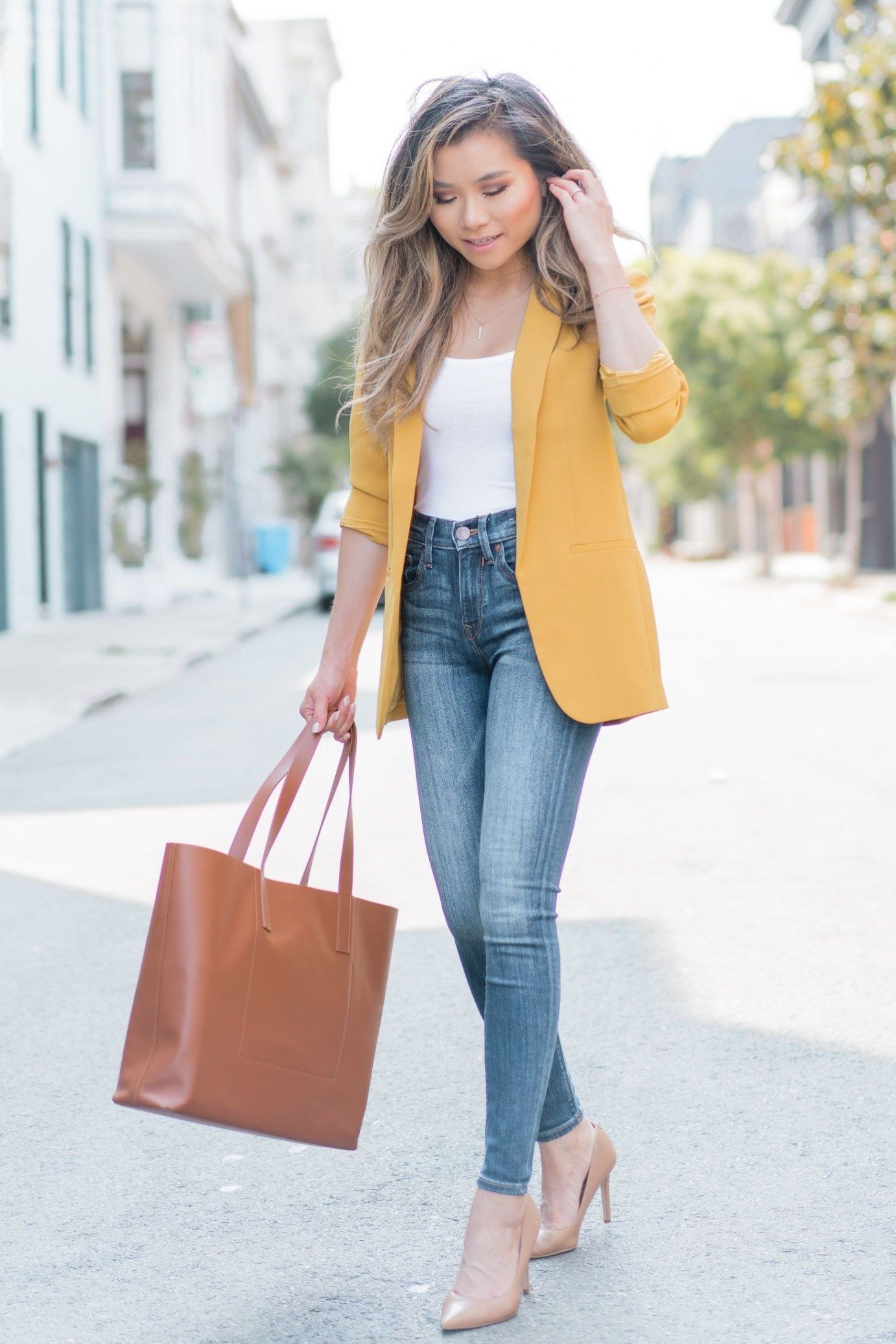 Casual Day Out Valentine's Day 2025: Stylish Outfit Ideas to Celebrate Love - 8
