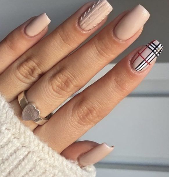7 Stunning Winter Nail Designs and Art Ideas for 2025 6 Cozy Sweater Nail Art 7 Stunning Winter Nail Designs and Art Ideas for 2025 - 6