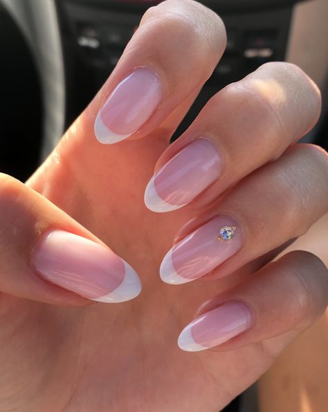 7 Stunning Winter Nail Designs and Art Ideas for 2025 2 Icy French Tips 7 Stunning Winter Nail Designs and Art Ideas for 2025 - 2