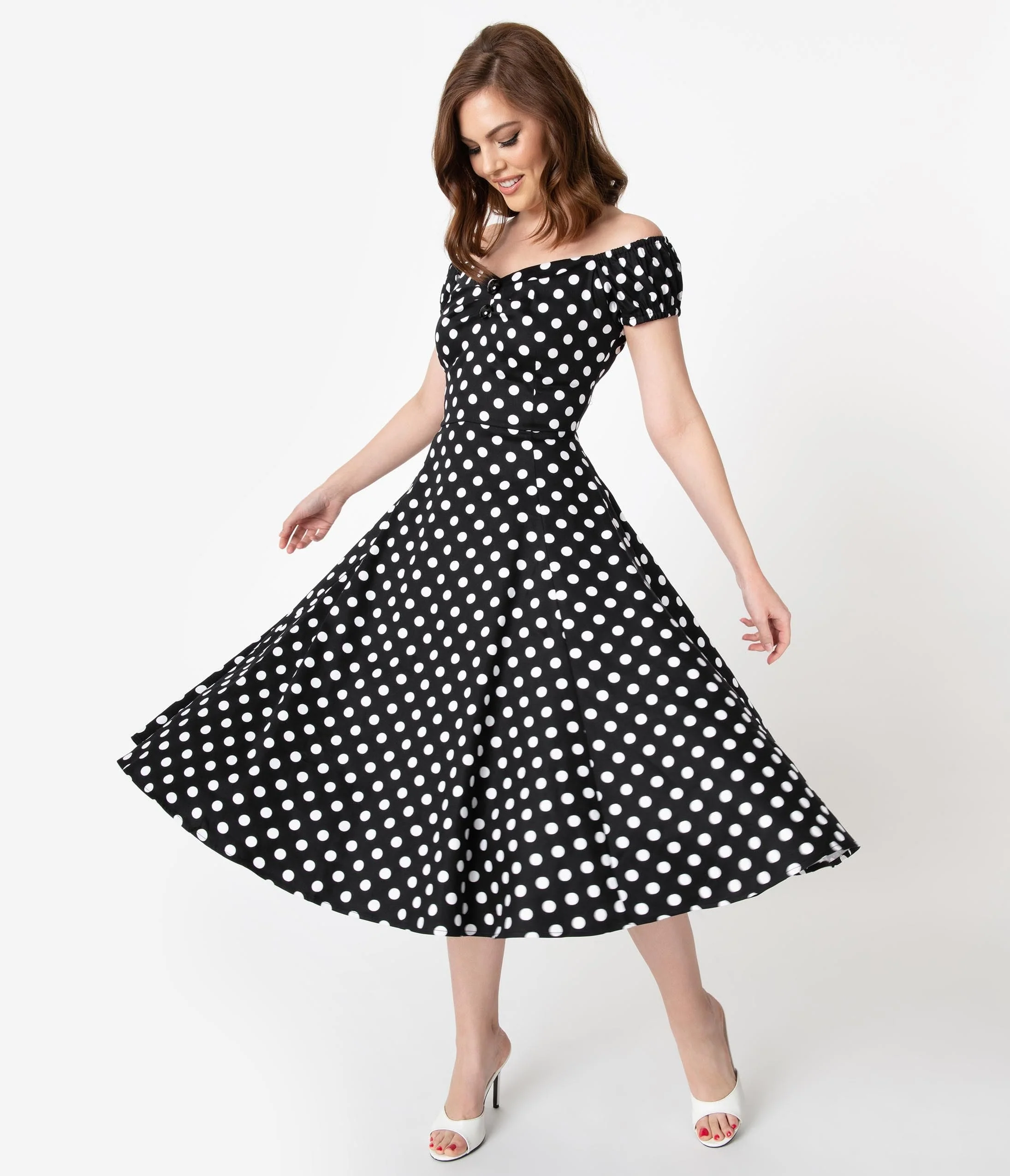 Retro Florals and Polka Dots Valentine's Day 2025: Stylish Outfit Ideas to Celebrate Love - 2