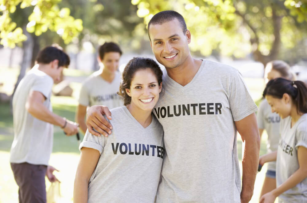 10 Creative Ways to Celebrate Valentine's Day 2025 10 Volunteering Together as a Couple or Group 10 Creative Ways to Celebrate Valentine's Day 2025 - 10