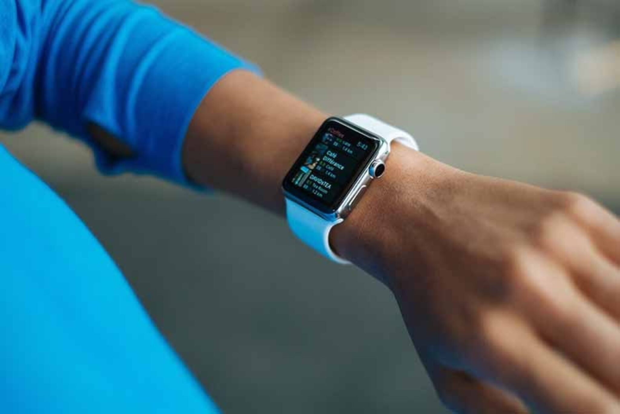 Top 2025 Teen Fashion Trends: What’s Hot for the Next Generation 9 Wearable Gadgets and Smart Fabrics Top 2025 Teen Fashion Trends: What’s Hot for the Next Generation - 9