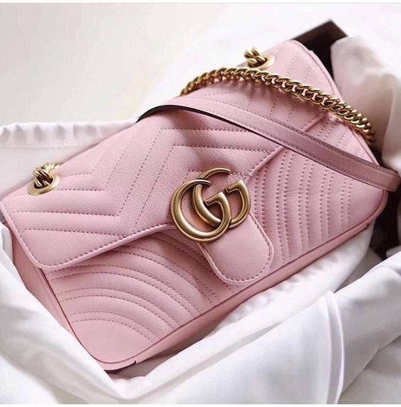 Valentine's Day Accessories & Gifts: Heart, Pink, & Red Items 5 Chic Clutche in Pink Valentine's Day Accessories & Gifts: Heart, Pink, & Red Items - 5