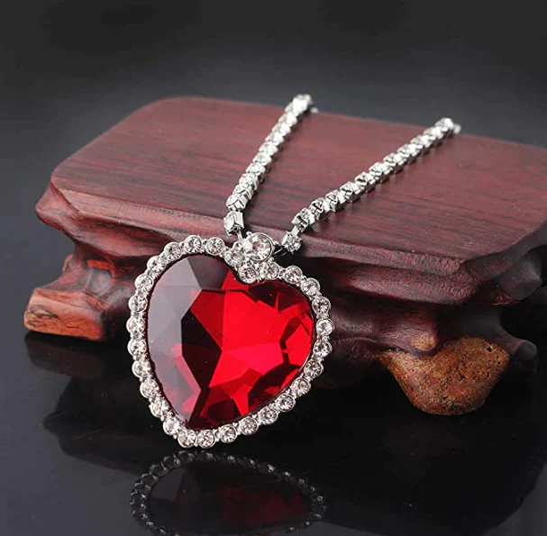 Valentine's Day Accessories & Gifts: Heart, Pink, & Red Items 3 Valentines Day Accessories 1 Valentine's Day Accessories & Gifts: Heart, Pink, & Red Items - 3