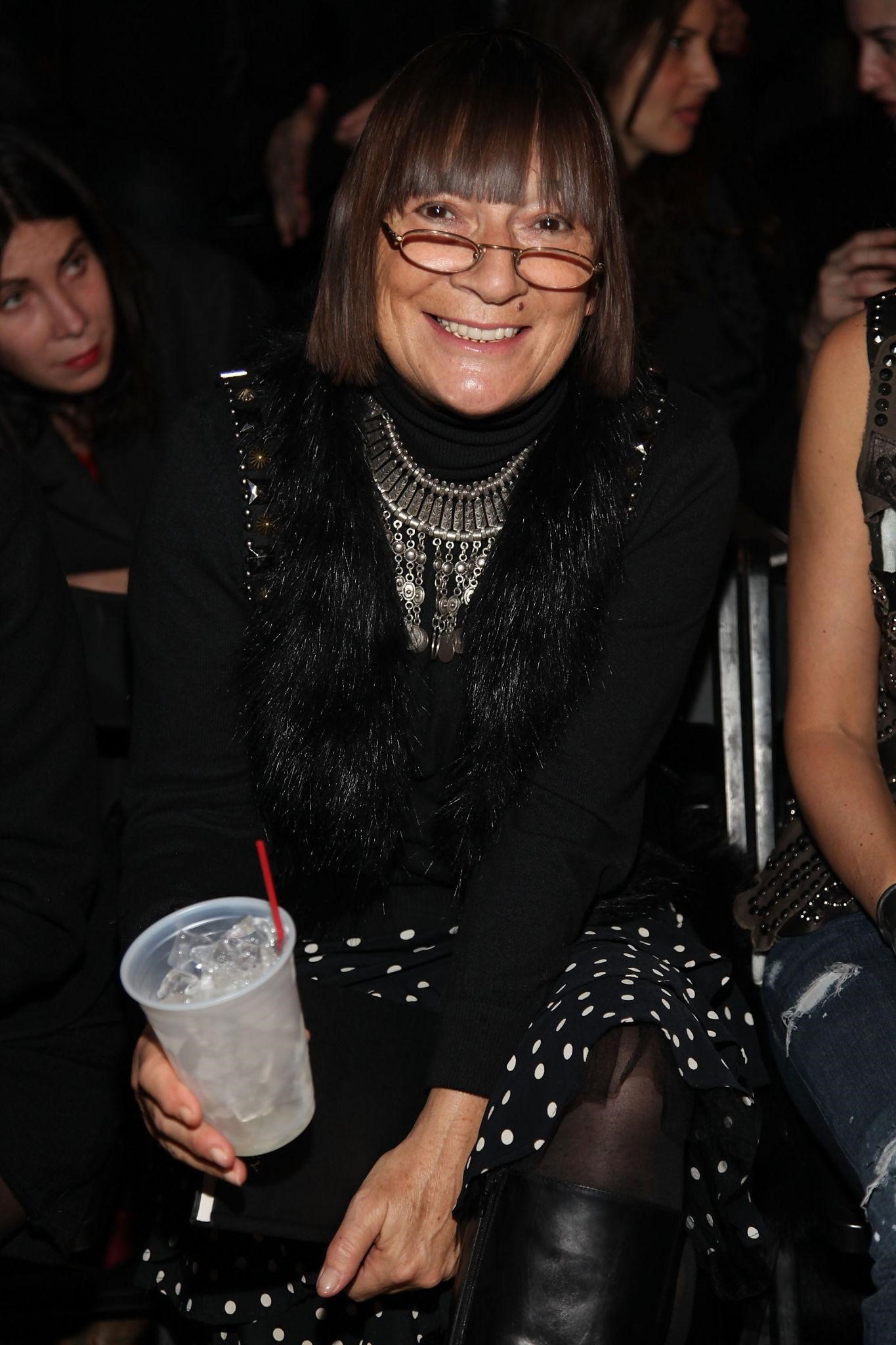 Top 10 Fashion Journalists in The World 11 Hilary Top 10 Fashion Journalists in The World - 11
