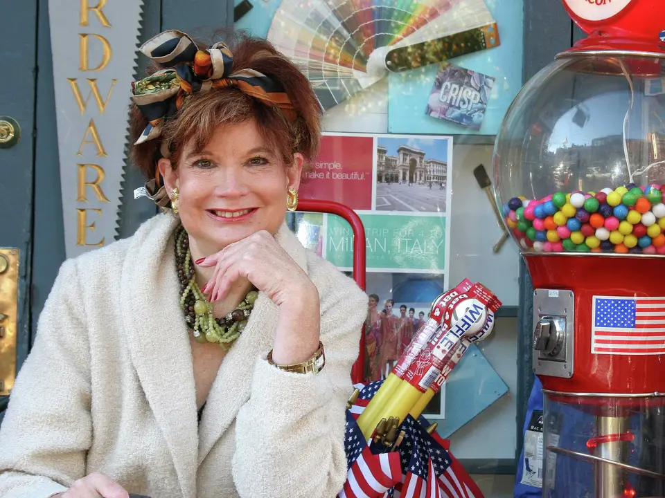 Top 10 Fashion Journalists in The World 12 Suzy Gershman Top 10 Fashion Journalists in The World - 12
