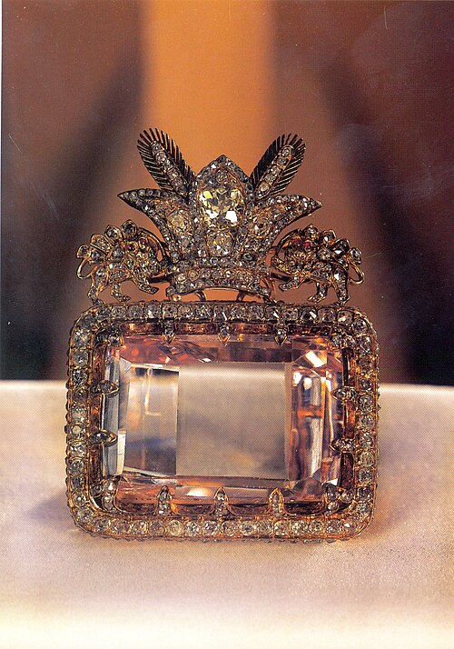 The 5 Most Expensive Crown Jewels in the World 7 d The 5 Most Expensive Crown Jewels in the World - 7