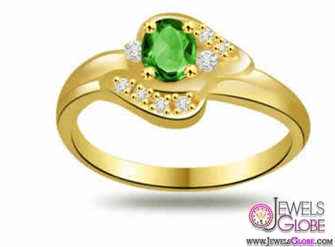 0.10ct Diamond and Emerald Ring