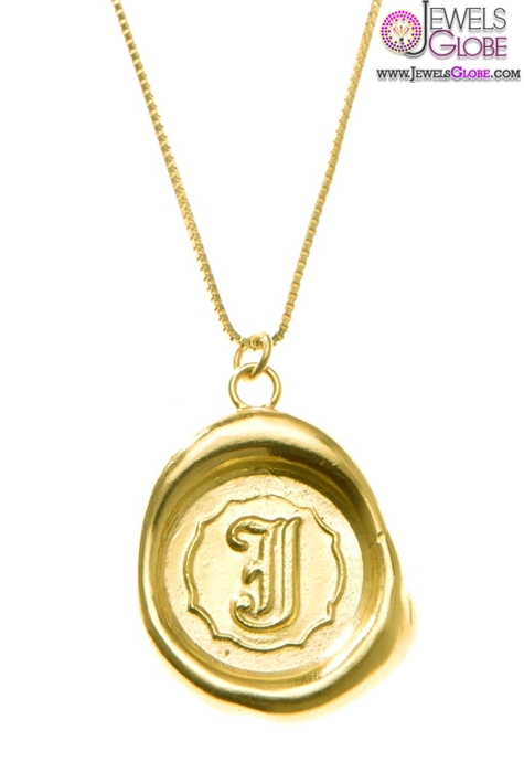 Gold necklace with seql pendant by Comtesse de la Haye Gold