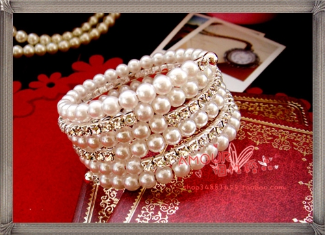 Value-bride-wedding-accessories-diamond-bracelet-diamond-pearl-bracelet 28+ Most Amazing Pearl Bracelets For Brides