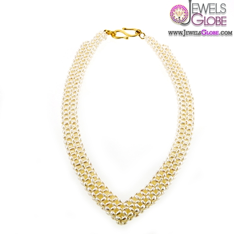 stylish woven pearl 'V' shaped necklace in gold