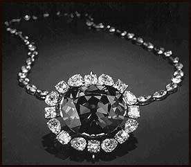 the-most-expensive-diamond-necklace-in-world-11-million-dollar Expensive Diamond Necklaces with Most Popular Designs